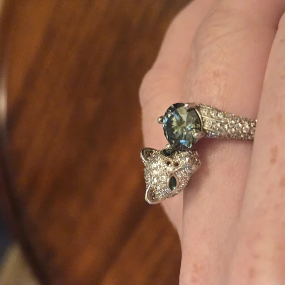 Elegant 925 Sterling Silver Moissonite Panther Ring - Picture 2 of 2